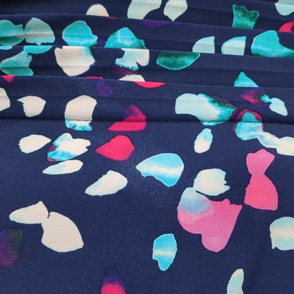 Flower Petal Blouse - Picture 6 of 7